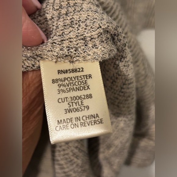 Max Studio London- Gray/Cream Ribbed Women's 3/4 Sleeve Sweater Size 1X - Picture 6 of 6